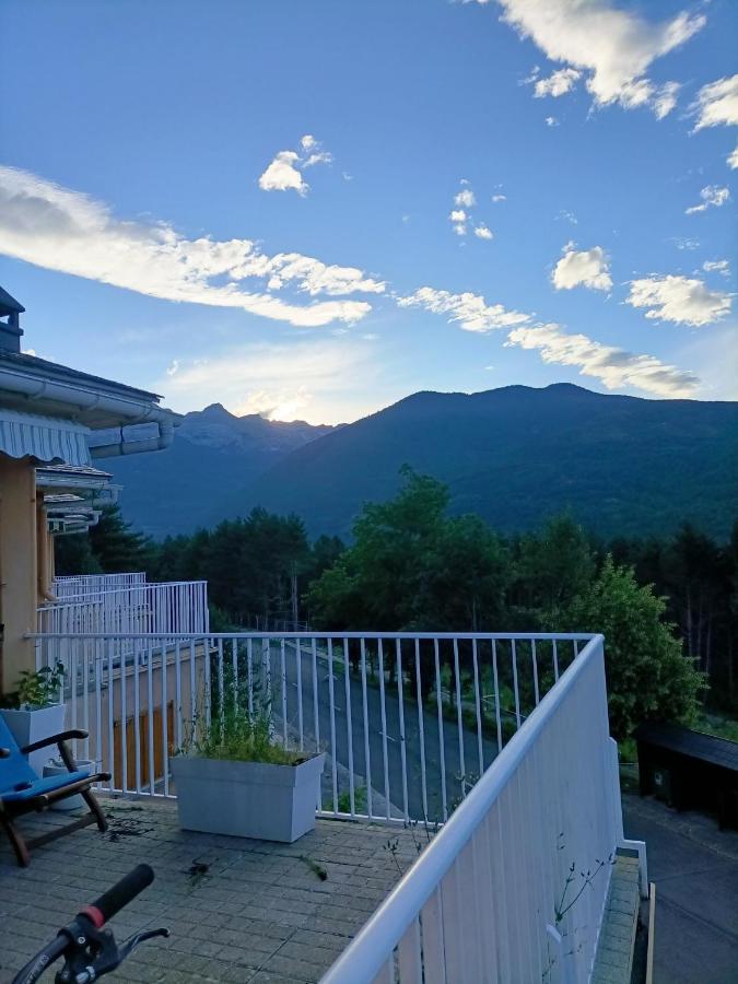 Apartamento Los Pajaritos Villanúa Екстериор снимка